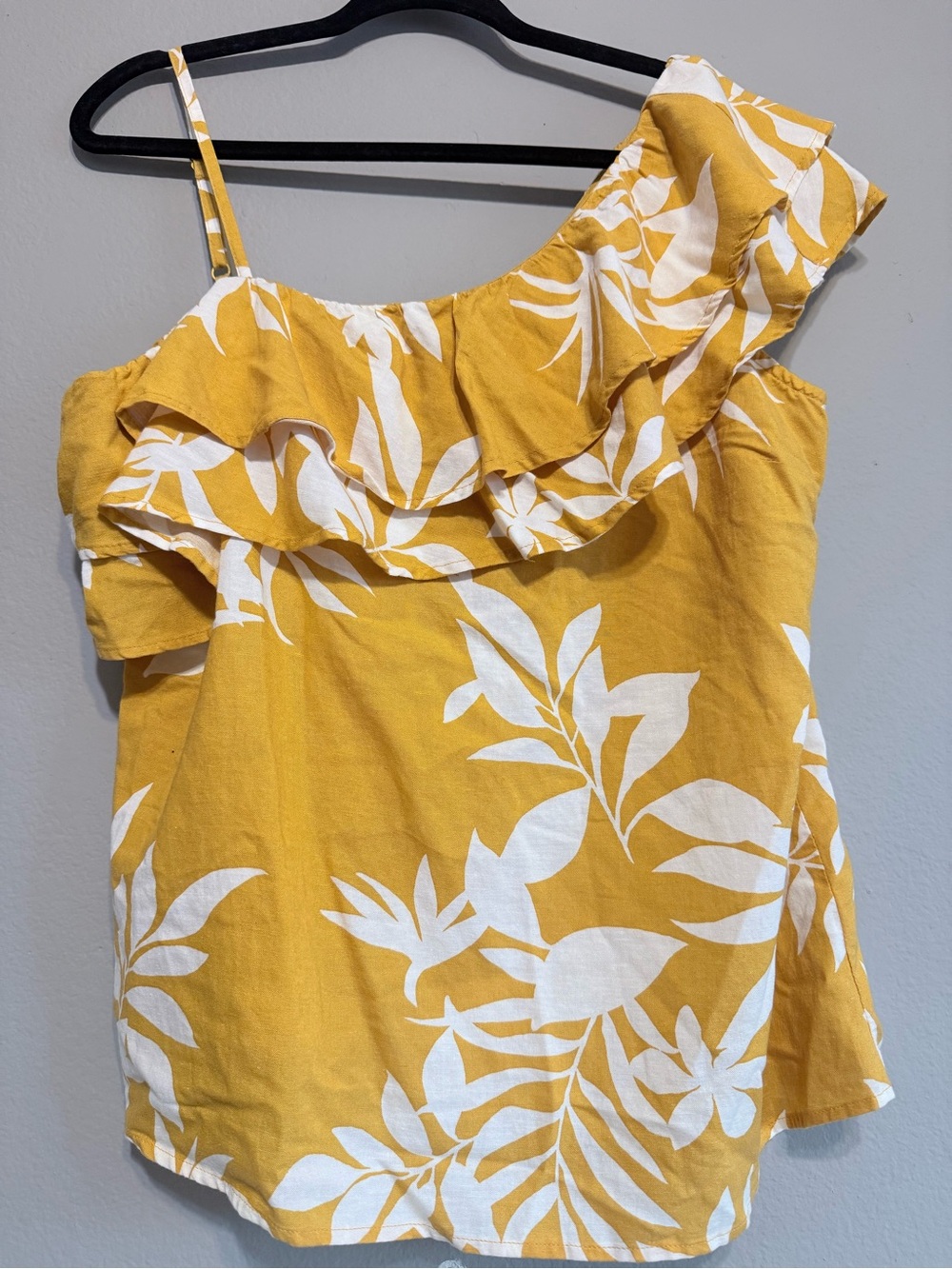 One-Shoulder Ruffle Tropical Top - Mustard Yellow & White